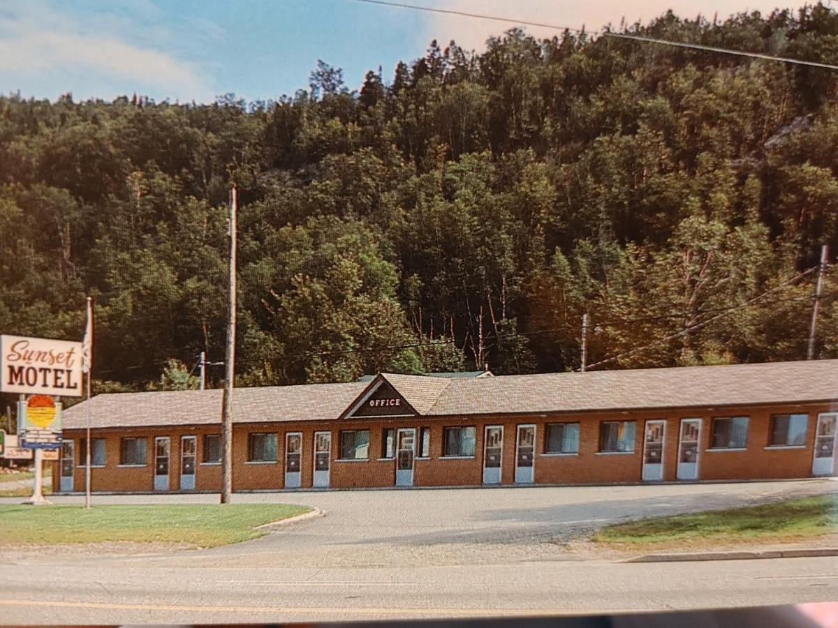 Sunset Motel Schreiber Zewnętrze zdjęcie
